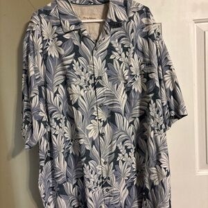 Tommy Bahama silk blend Men's Tropical Blue and White Hawaiian Shirt 2X Tall